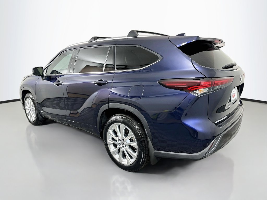 Certified 2026 Toyota Highlander Limited AWD/4WD image 7