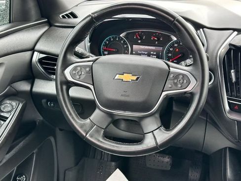 Used 2023 Chevrolet Traverse LT FWD image 13