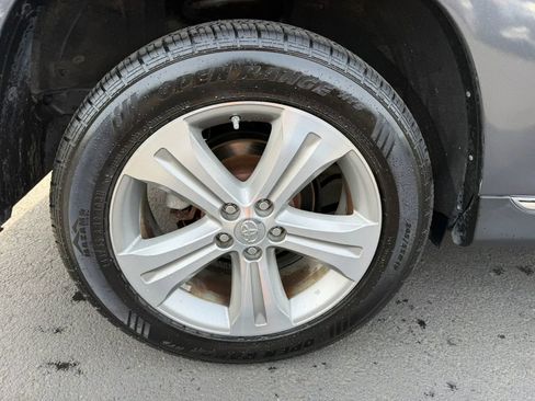 Used 2013 Toyota Highlander Limited FWD image 28