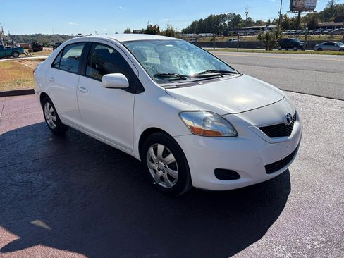 Used 2010 Toyota Yaris Sedan image 4