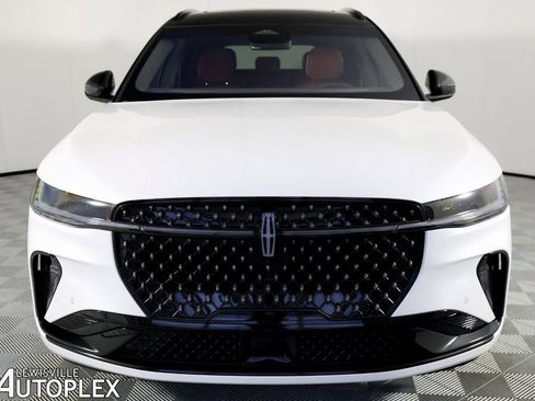 Used 2024 Lincoln Nautilus Black Label image 2