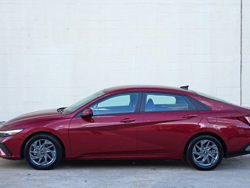 Used 2024 Hyundai Elantra SEL FWD image 46