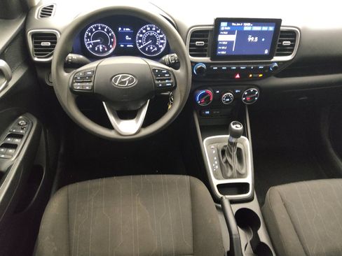 Used 2022 Hyundai Venue SE FWD image 22