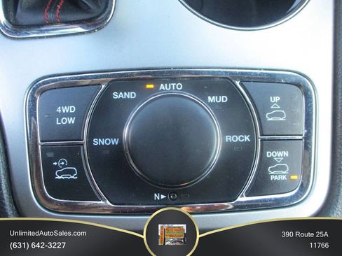 Used 2018 Jeep Grand Cherokee Trailhawk AWD/4WD image 14