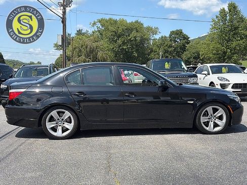 Used 2010 BMW 528i Sedan w/ Sport Pkg RWD image 7