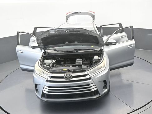 Used 2019 Toyota Highlander LE FWD image 69