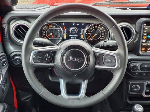 Used 2023 Jeep Wrangler Unlimited Sahara AWD/4WD image 21