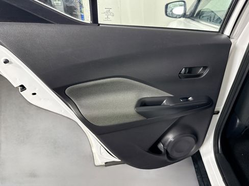 Used 2020 Nissan Kicks S image 26