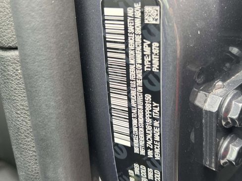 Used 2023 Jeep Renegade Latitude image 24