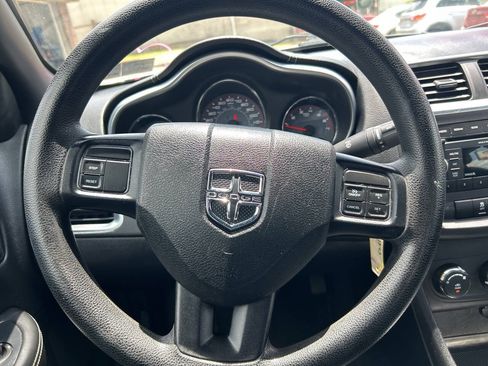 Used 2014 Dodge Avenger SE FWD image 31