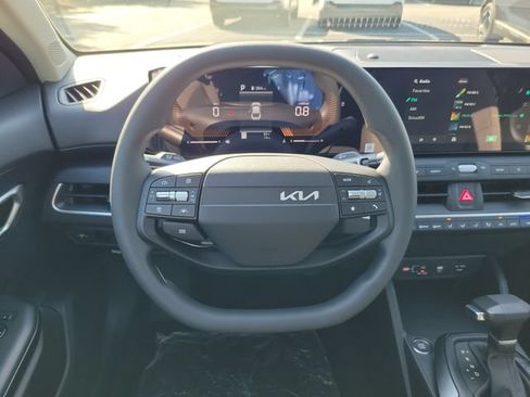 New 2026 Kia K4 FWD image 9