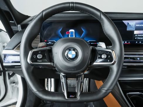 Used 2023 BMW 740i w/ Parking Assistance Package image 26