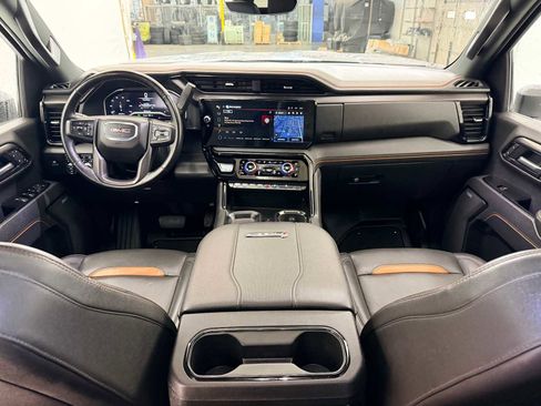Used 2025 GMC Sierra 3500 AT4 w/ AT4 Premium Plus Package image 18