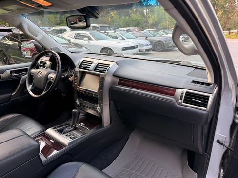Used 2016 Lexus GX 460 w/ Premium Package AWD/4WD image 25