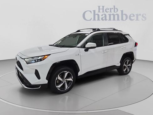 Used 2022 Toyota RAV4 SE w/ Carpet Mat Package (TMS) AWD/4WD image 10