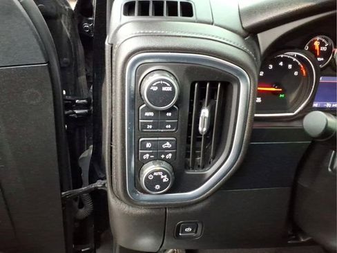 Used 2022 Chevrolet Silverado 1500 LT Trail Boss w/ Bed Protection Package AWD/4WD image 19