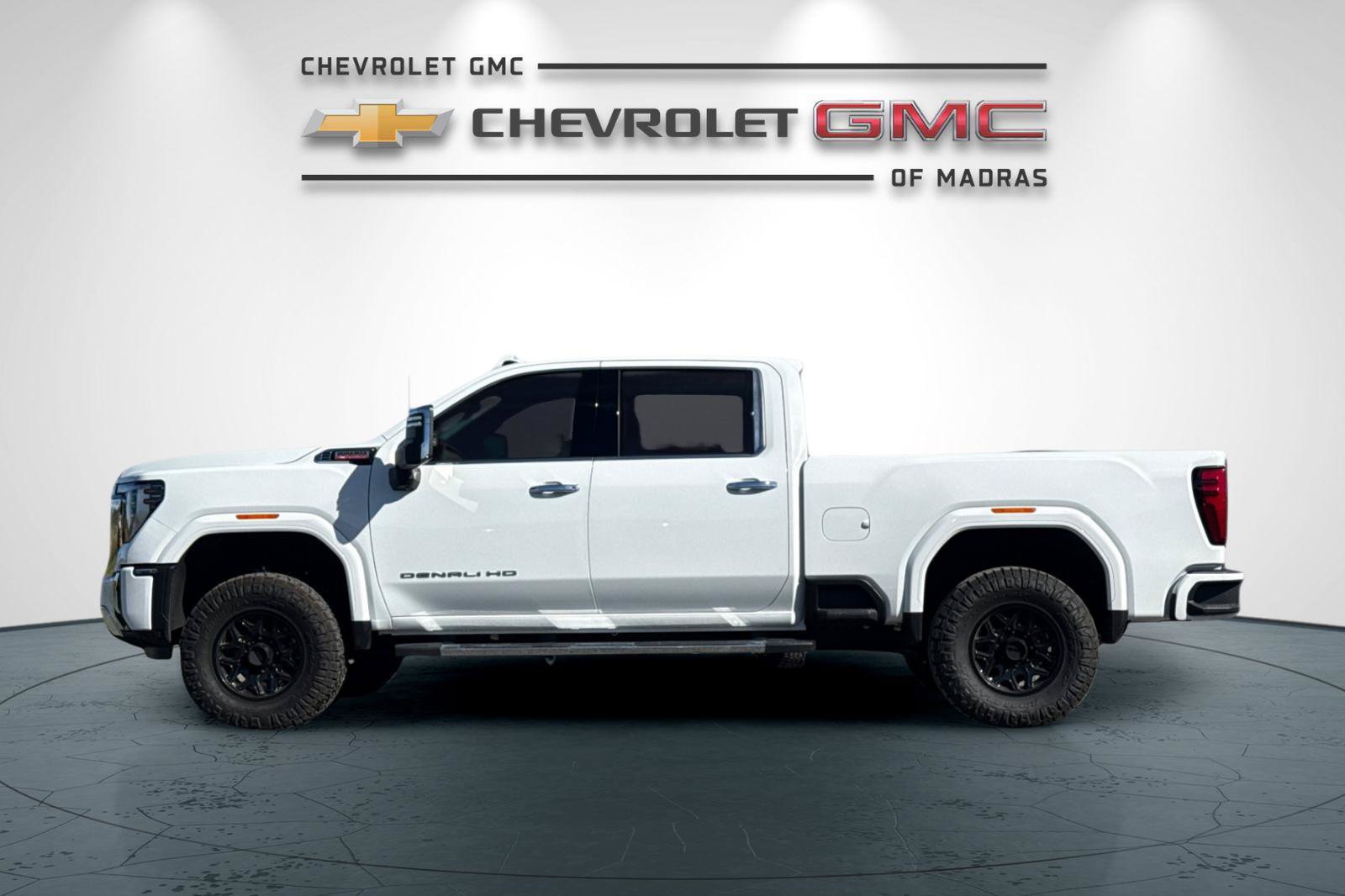 Used 2026 GMC Sierra 2500 Denali w/ Denali Reserve Package AWD/4WD image 6