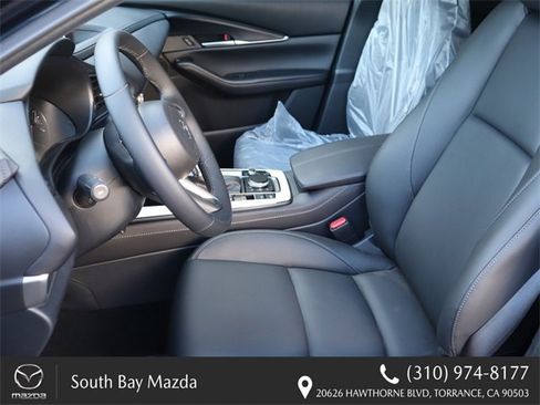 New 2025 MAZDA CX-30 AWD 2.5 S w/ Select Sport Pkg image 12