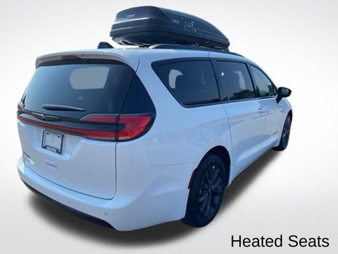 New 2025 Chrysler Pacifica Select w/ Fav Edition Package image 5