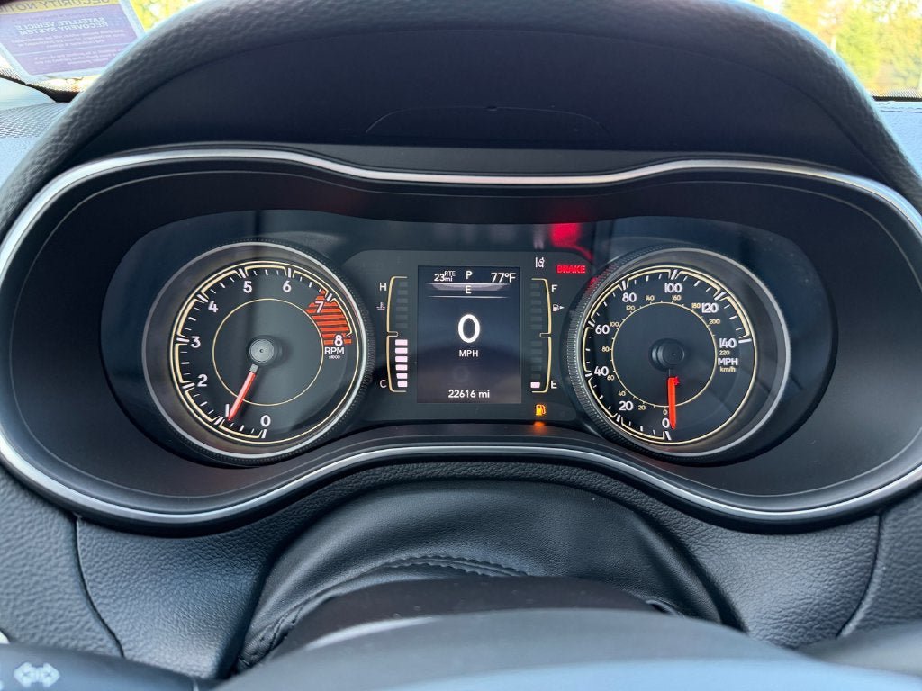 Used 2022 Jeep Cherokee Latitude AWD/4WD image 14