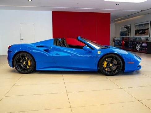 Certified 2017 Ferrari 488 Spider RWD image 7