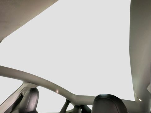 Used 2021 Tesla Model Y Long Range AWD/4WD image 25