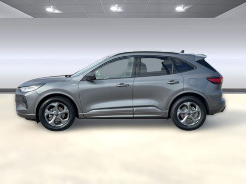 Used 2023 Ford Escape ST-Line image 2