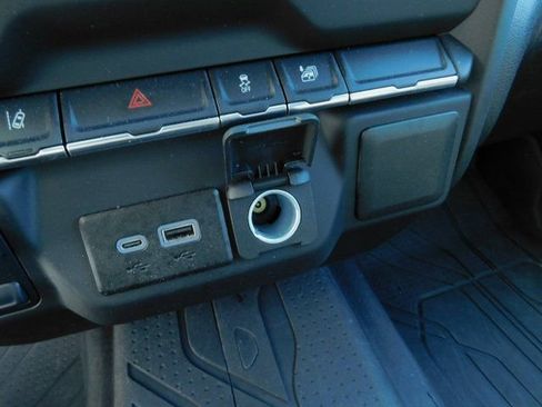 Used 2025 Chevrolet Silverado 2500 Custom image 16