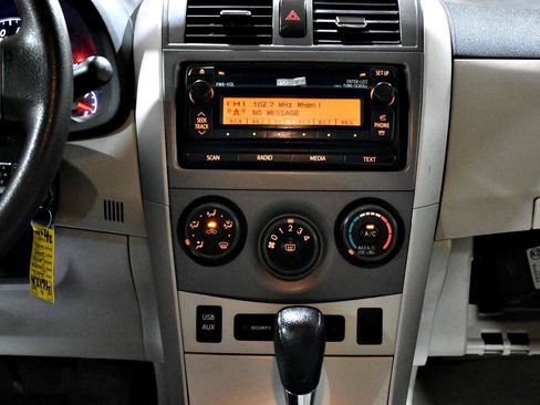 Used 2012 Toyota Corolla LE FWD image 36