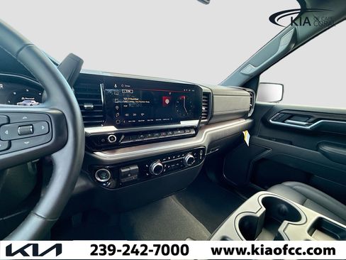 Used 2026 GMC Sierra 1500 SLT image 25