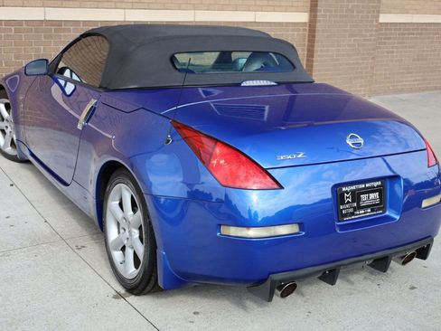 Used 2005 Nissan 350Z Touring image 9