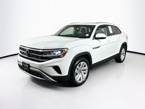 Used 2023 Volkswagen Atlas Cross Sport SE w/ Panoramic Sunroof Package FWD image 3