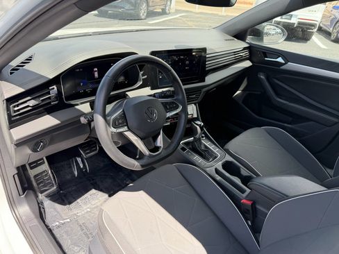 Used 2025 Volkswagen Jetta Sport FWD image 10