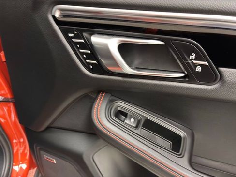 Used 2023 Porsche Macan w/ Premium Package Plus image 47