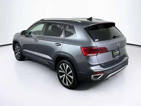 Used 2024 Volkswagen Taos SE FWD image 5