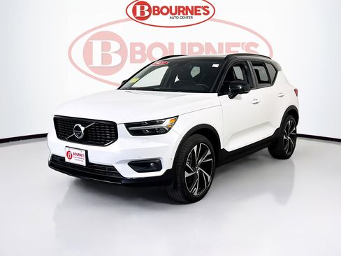 Used 2021 Volvo XC40 T5 R-Design w/ Protection Package Premier image 8