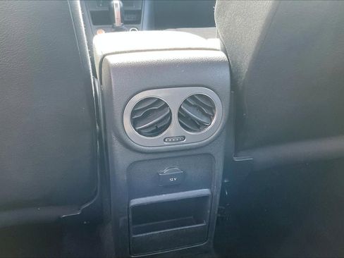 Used 2017 Volkswagen Tiguan Limited w/ Premium Package image 31