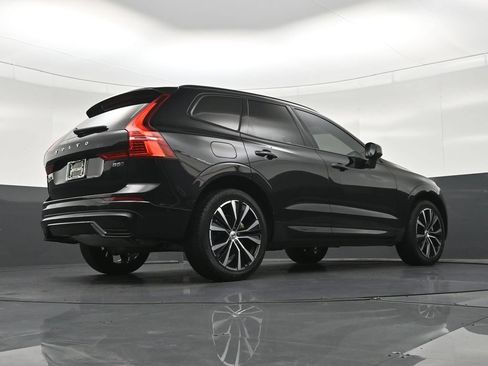 Used 2024 Volvo XC60 B5 Plus AWD/4WD image 27