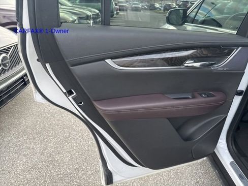 Used 2021 Cadillac XT6 Premium Luxury image 16