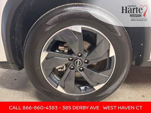 Certified 2025 Nissan Rogue SV image 39