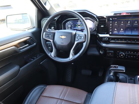Used 2024 Chevrolet Silverado 1500 High Country w/ High Country Premium Package AWD/4WD image 15