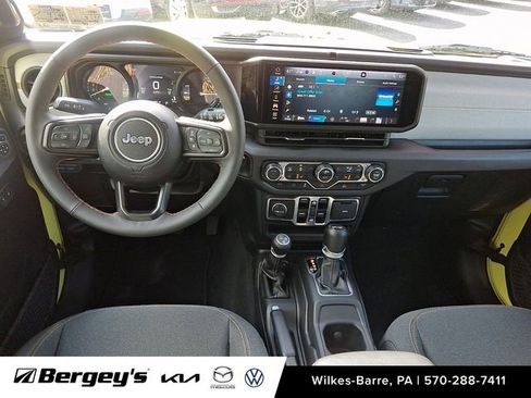 Used 2024 Jeep Wrangler Unlimited w/ Convenience Group AWD/4WD image 13