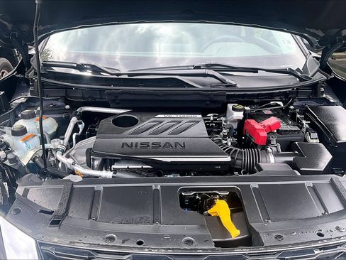 Used 2023 Nissan Rogue S AWD/4WD image 9
