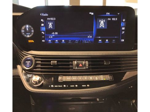 Used 2021 Lexus LS 500h image 28