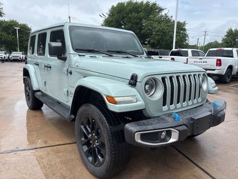 Used 2023 Jeep Wrangler Unlimited Sahara w/ Cold Weather Group AWD/4WD image 3