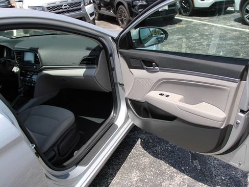 Used 2020 Hyundai Elantra Value Edition FWD image 31