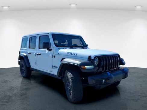Used 2023 Jeep Wrangler Unlimited w/ Sun & Screen Package AWD/4WD image 8