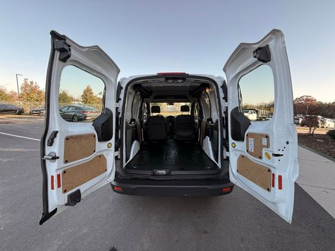 Used 2015 Ford Transit Connect XL image 16