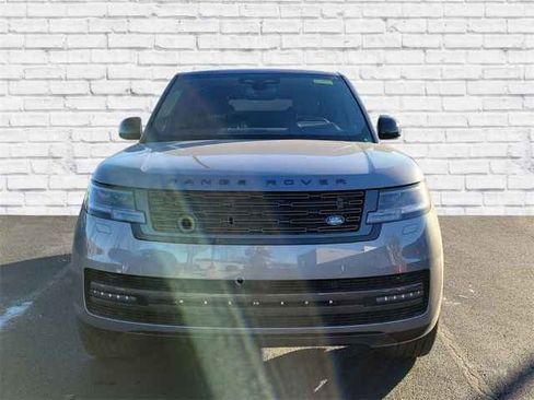 New 2025 Land Rover Range Rover SE image 9