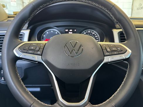 Used 2021 Volkswagen Atlas SE w/ Panoramic Sunroof Package image 24